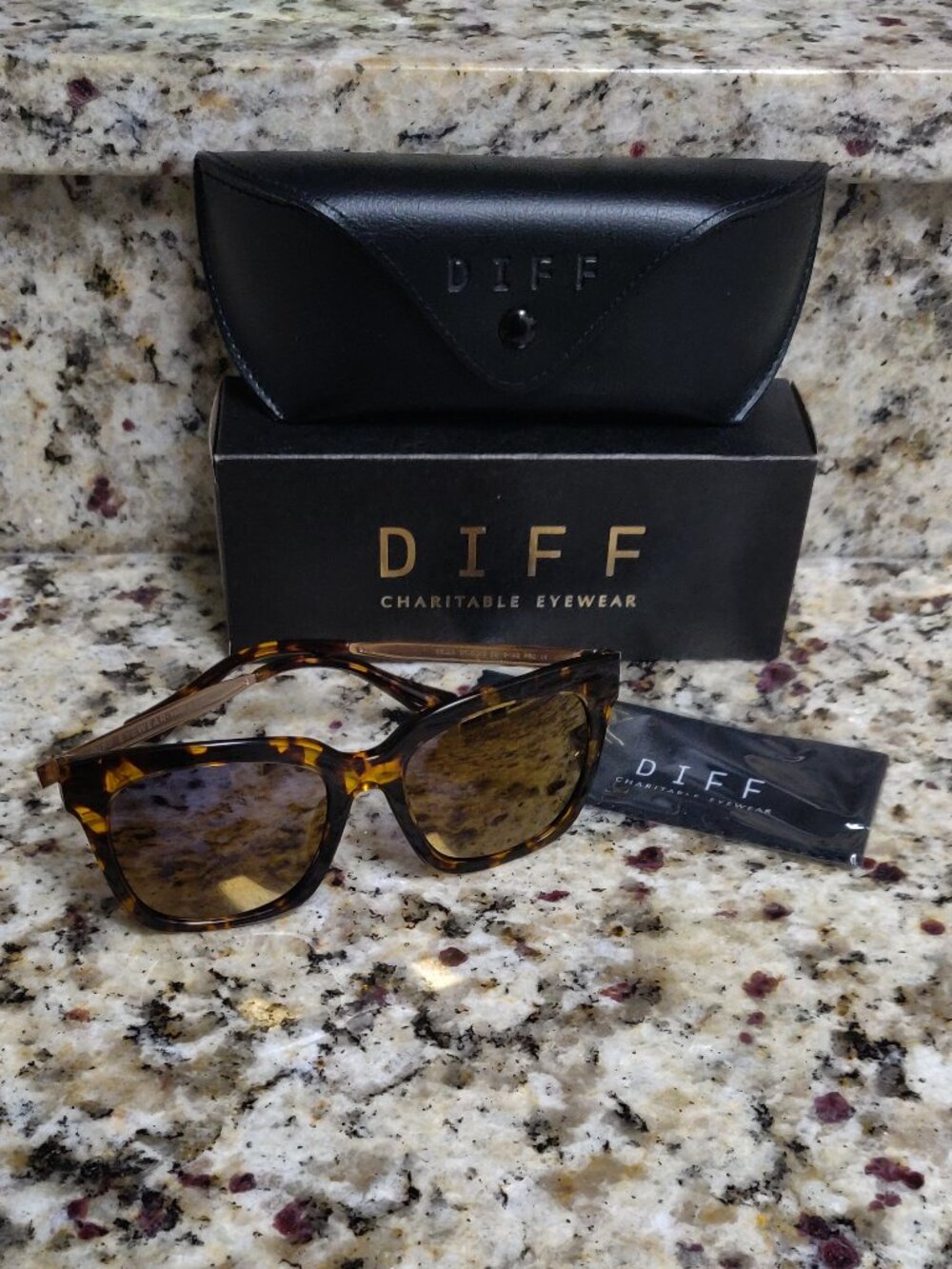 DIFF Bella Tortoise Shell Sunglasses New In Box